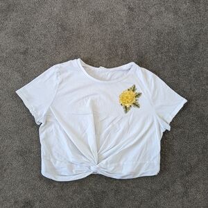 Garage Women's Cropped Twist-Front T-Shirt Sz Large White with Floral Embroidery